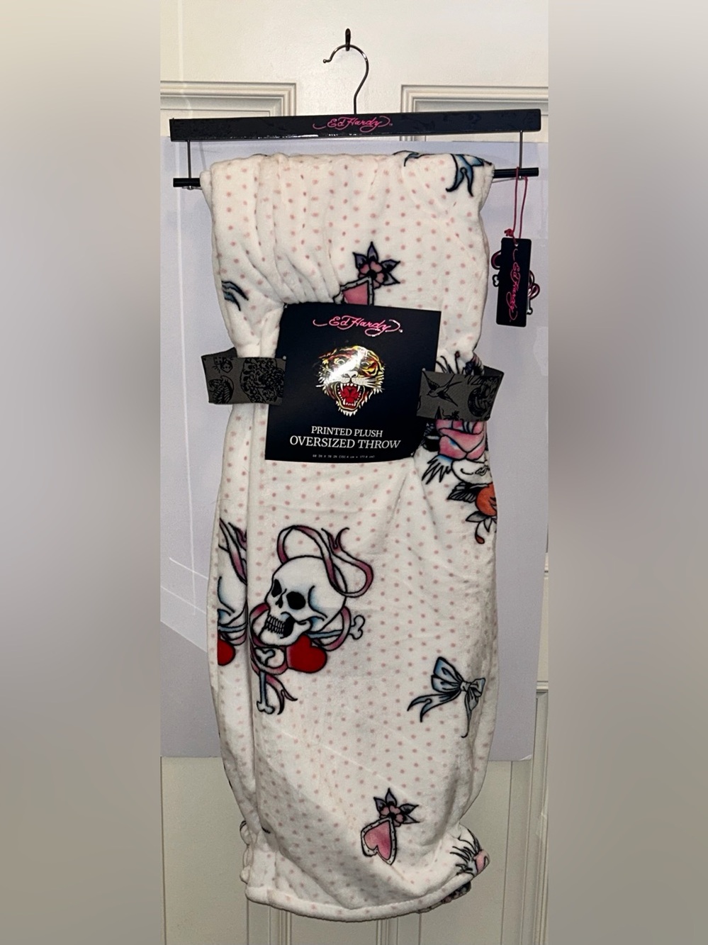 ED HARDY OVER-SIZED 60”x70” PLUSH THROW/POLKA DOTS/SKULL TATTOOS/NWT